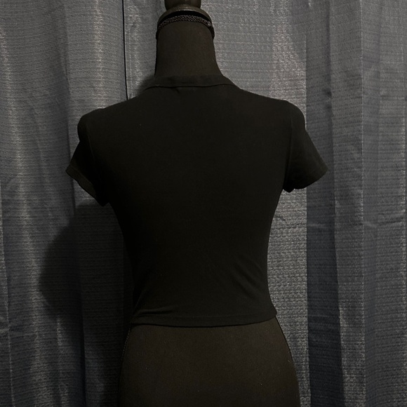 Wild Fable Black V-Neck Crop Top - Picture 3 of 3